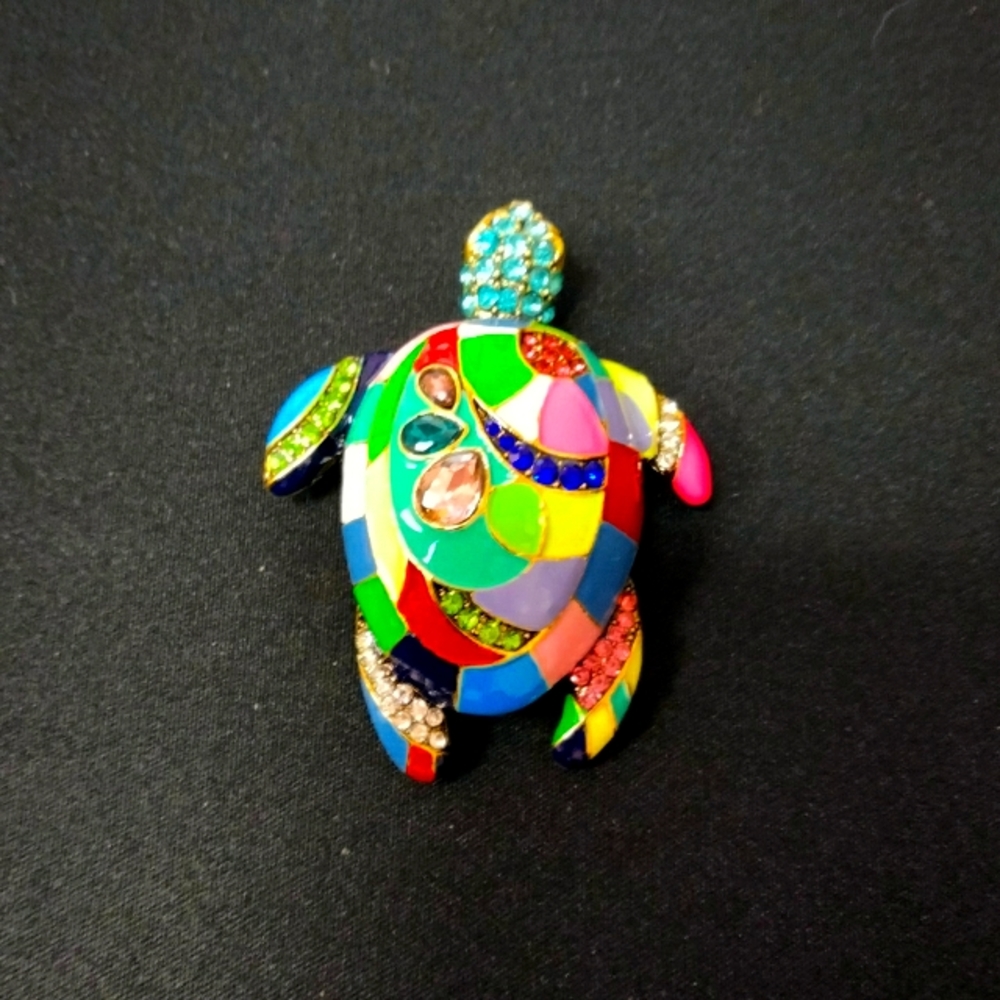 Turtle brooch